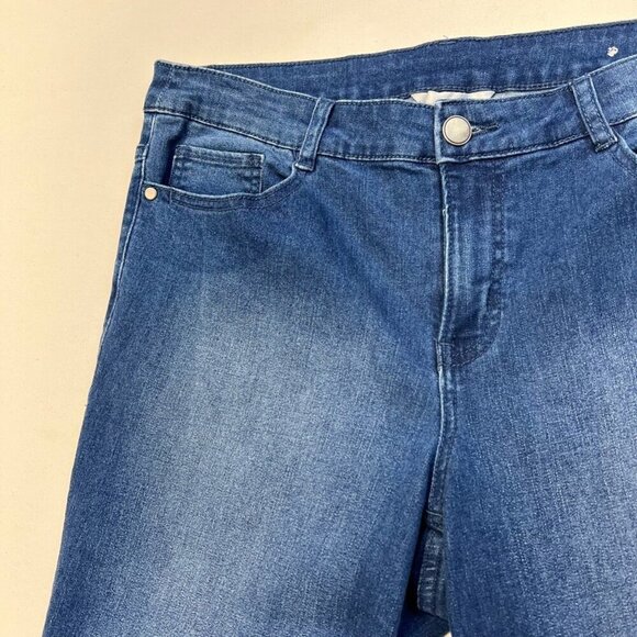 Christopher & Banks Womens Cropped Jeans Blue Pockets Medium Wash Mid Rise 8 - Picture 3 of 11